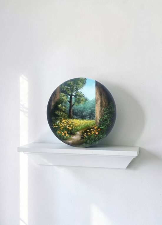 Round canvas painting-magnet