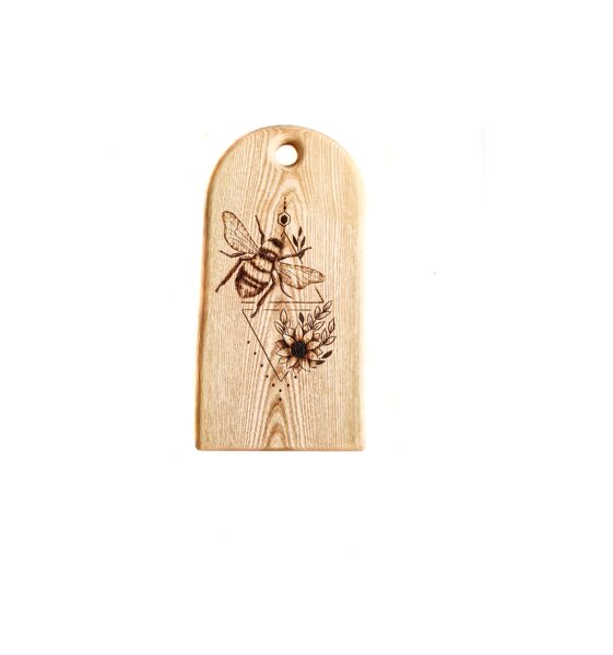 Engraved cutting board " Bee"